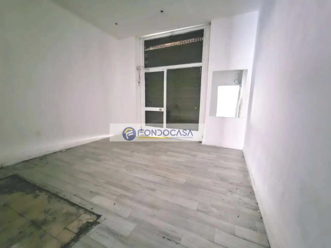 Esercizio commerciale in Viale Partigiani 36, Pavia, {3} - Foto 1