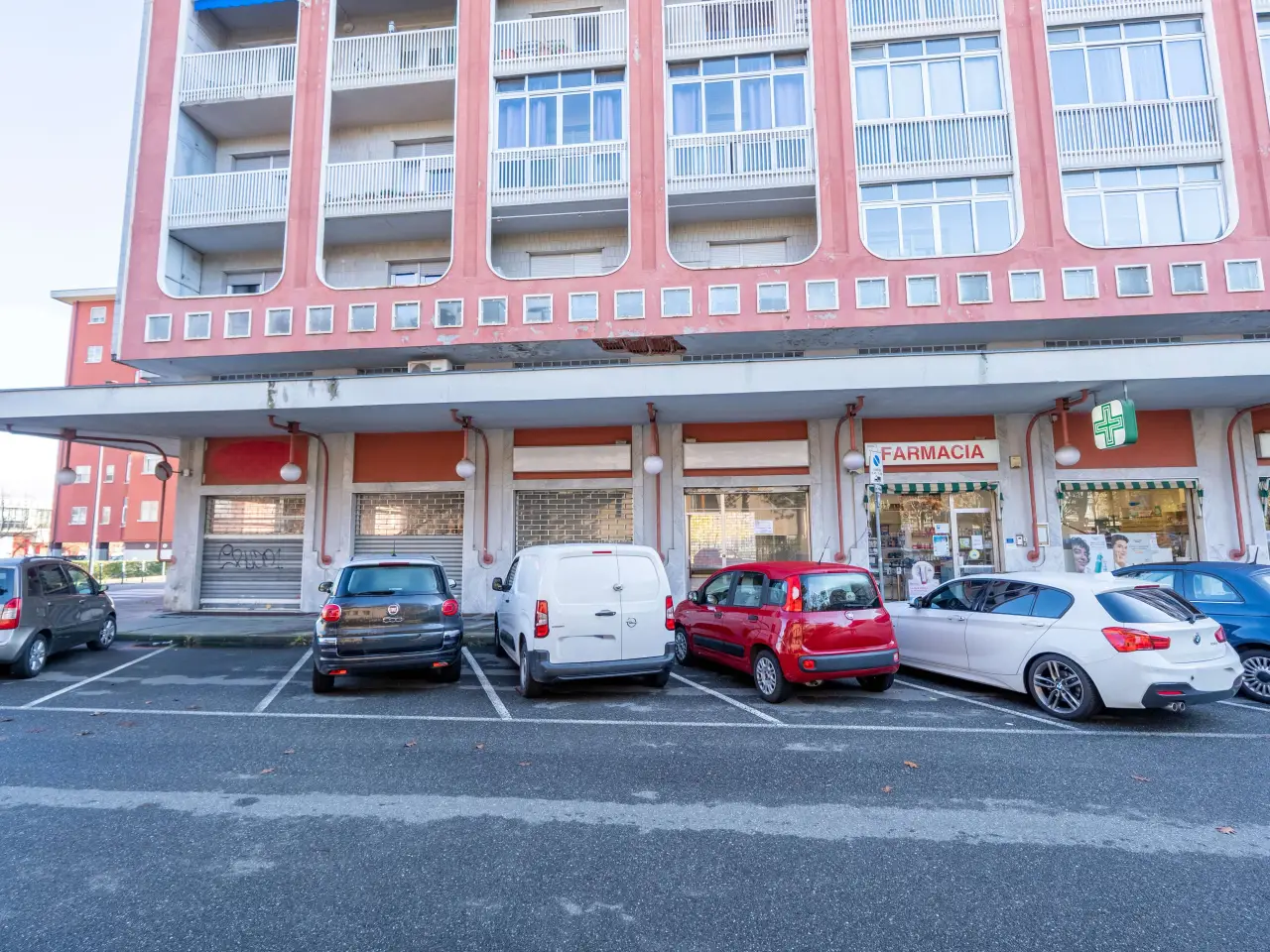 Negozio in Viale Carrù 22, Rivoli, {3} - Foto 2