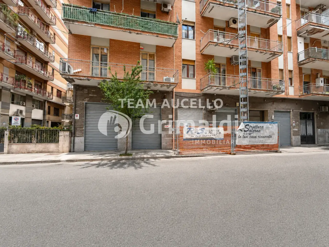 Palazzina commerciale in Via Luigi Guercio 285, Salerno, {3} - Foto 1