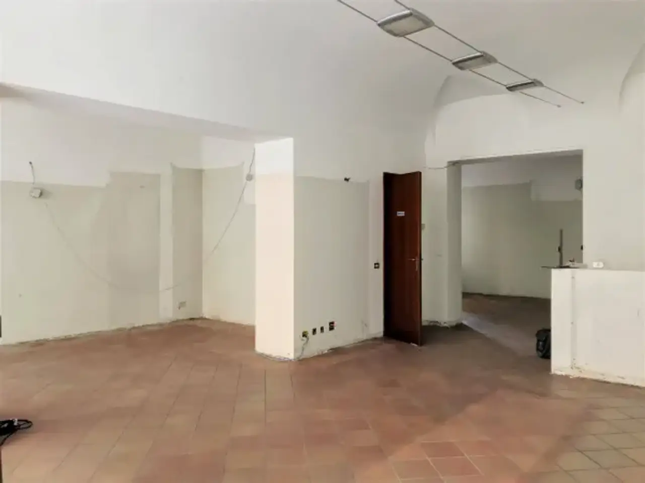 Negozio in Via Mossotti 7, Novara, {3} - Foto 2