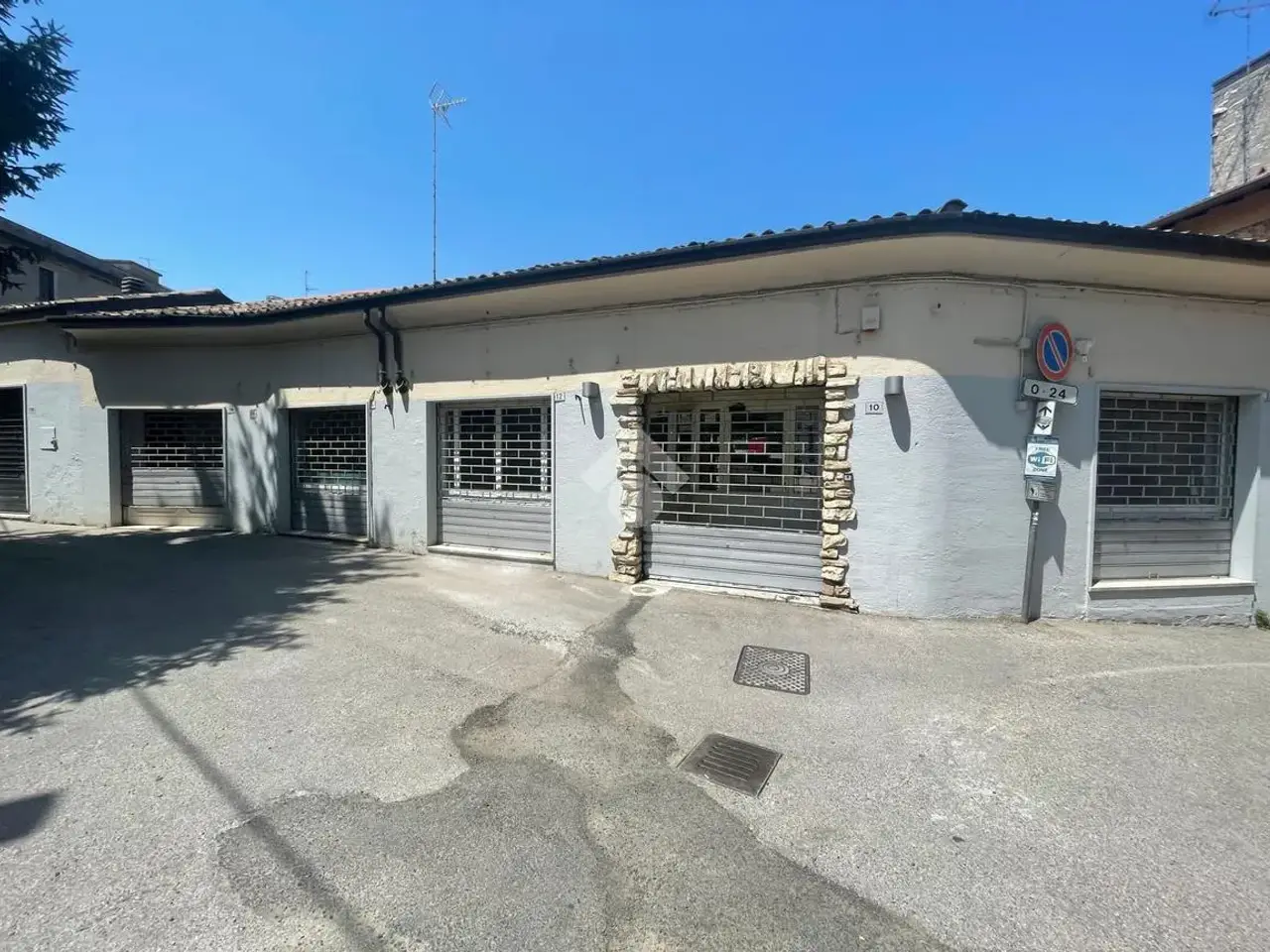 Ufficio in Via N. Sauro 1, Desenzano Del Garda, {3} - Foto 1