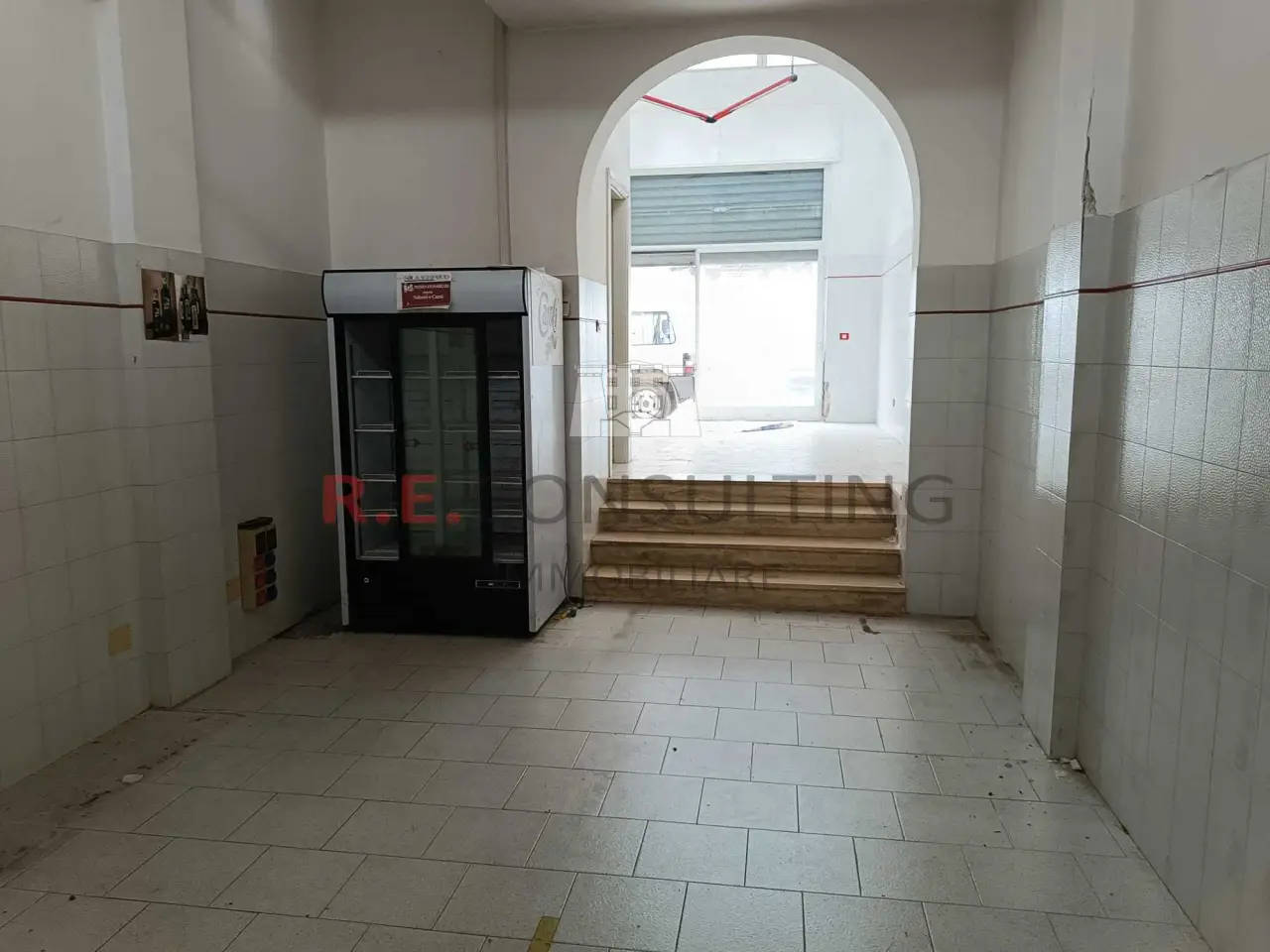 Negozio in Via Montello, Locorotondo, {3} - Foto 1