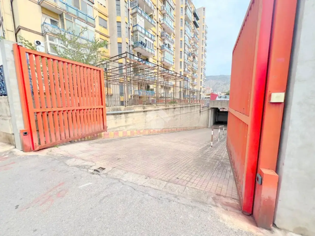 Magazzino in Via Monti Iblei 47, Palermo, {3} - Foto 2