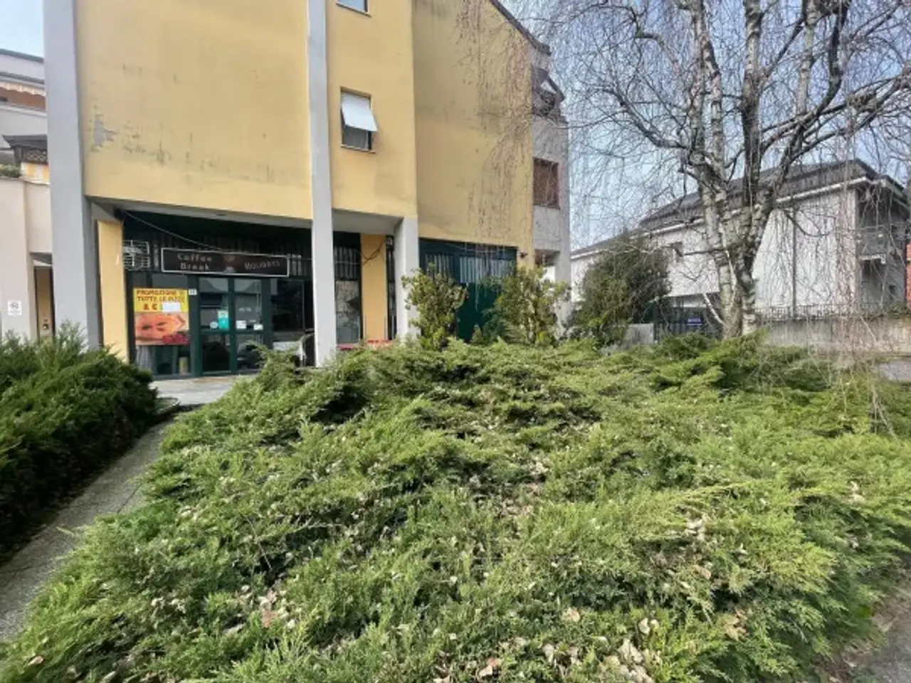 Negozio in Via dei Ciclamini 43, Legnano, {3} - Foto 2