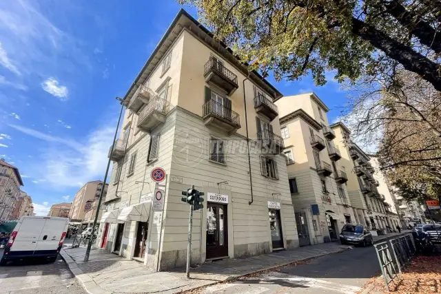 3-room flat in Corso Luigi Einaudi 25, Torino - Photo 1