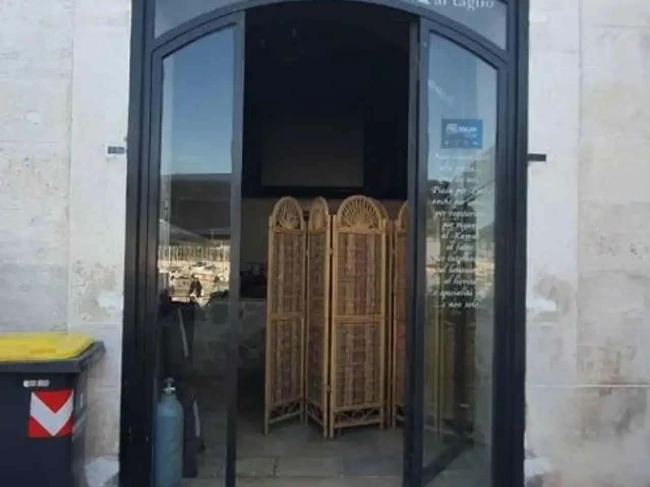 Locale commerciale in Via Statuti Marittimi, Trani, {3} - Foto 1