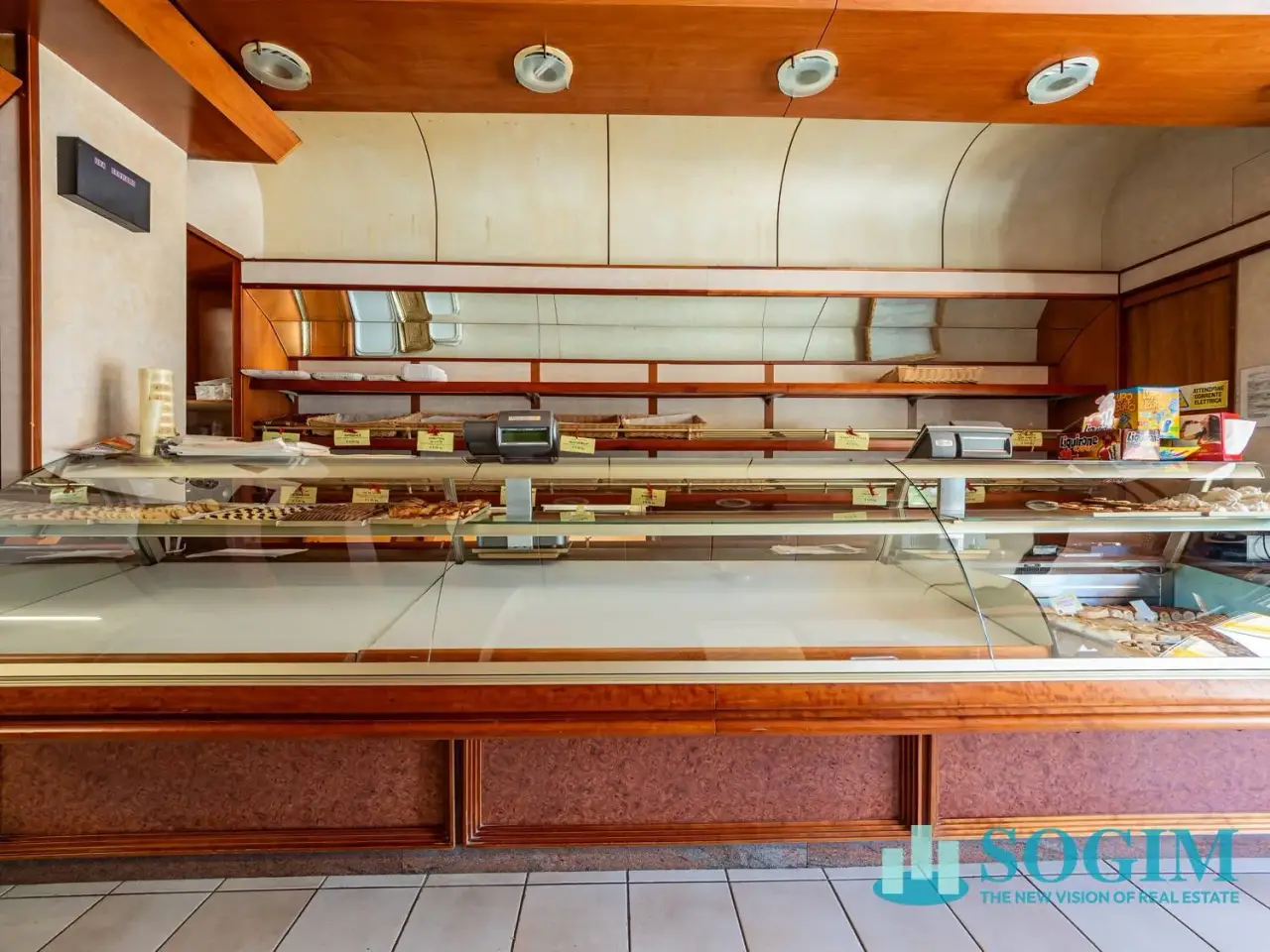 Negozio in Via Carducci 16, Montano Lucino, {3} - Foto 2