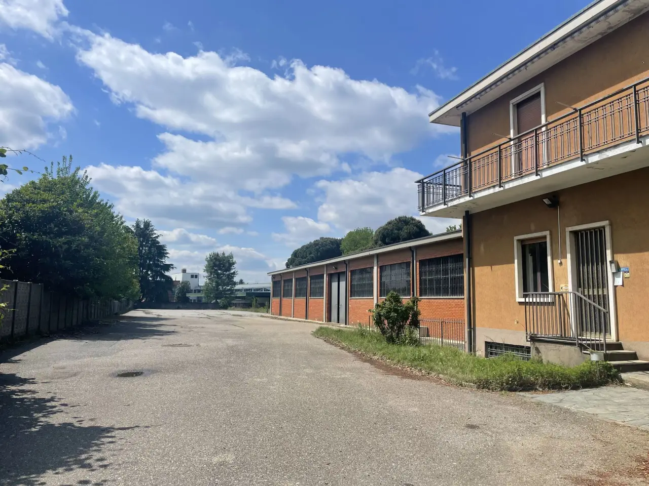 Capannone in Viale dell'Unione Europea 36, Gallarate, {3} - Foto 1