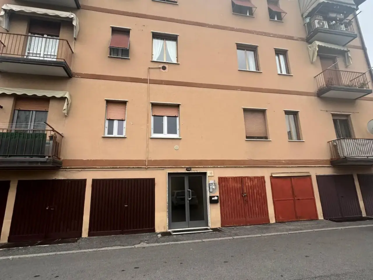 Esercizio commerciale in Via Casazza, Brescia, {3} - Foto 1