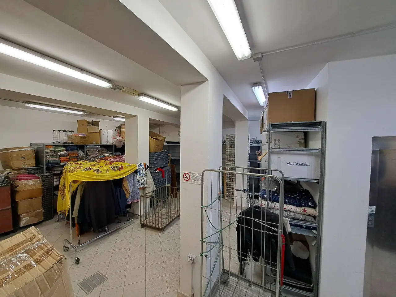 Negozio in Scali Aurelio Saffi, Livorno, {3} - Foto 2