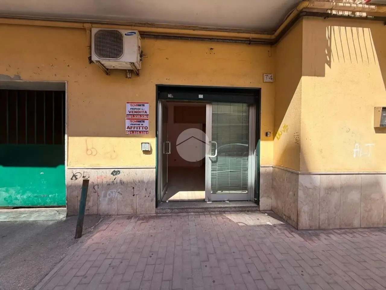 Negozio in Via Carlo Carrà 74, Napoli, {3} - Foto 1
