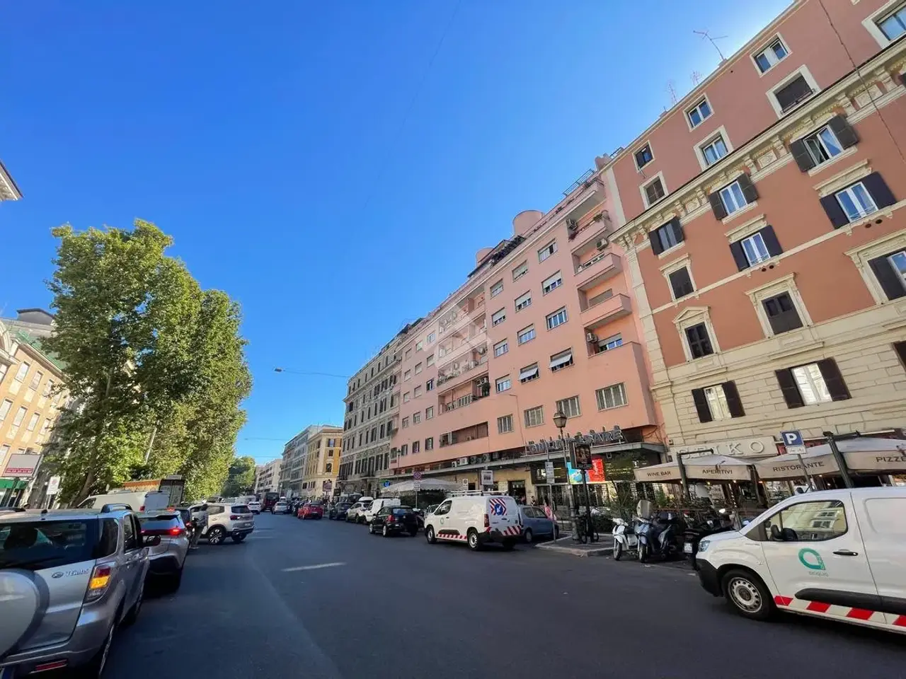 Negozio in Viale Giulio Cesare 29, Roma, {3} - Foto 2