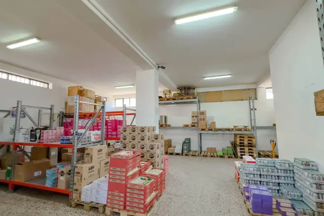 Negozio in vendita, Via Fratelli Cervi Snc, Nuoro - Foto 1