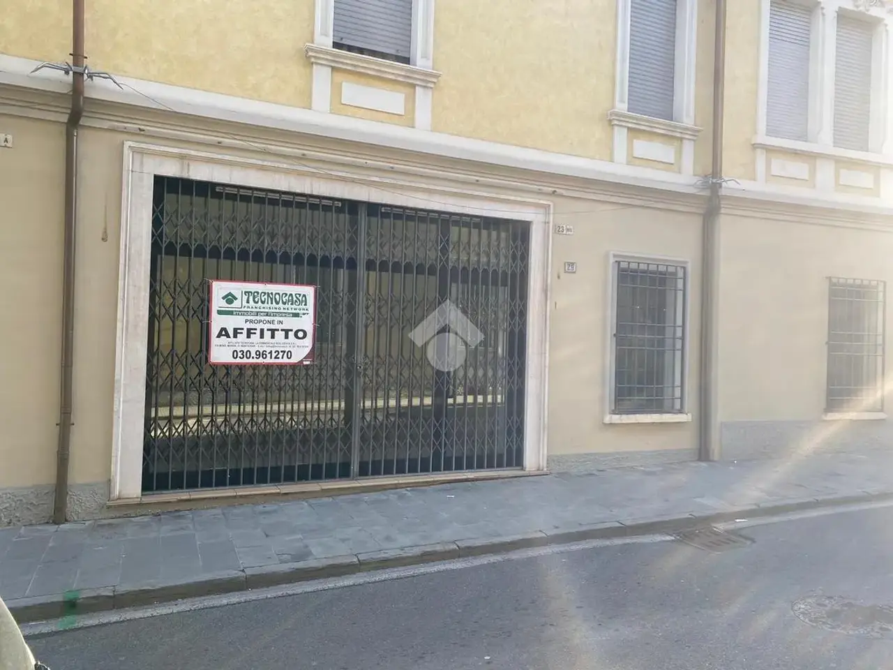 Negozio in Via Via G. Garibaldi 27, Castiglione Delle Stiviere, {3} - Foto 1