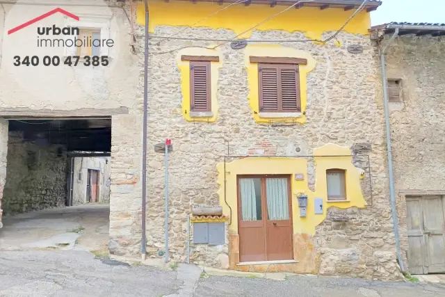 Detached house in Via Fonte Orte, L'Aquila - Photo 1