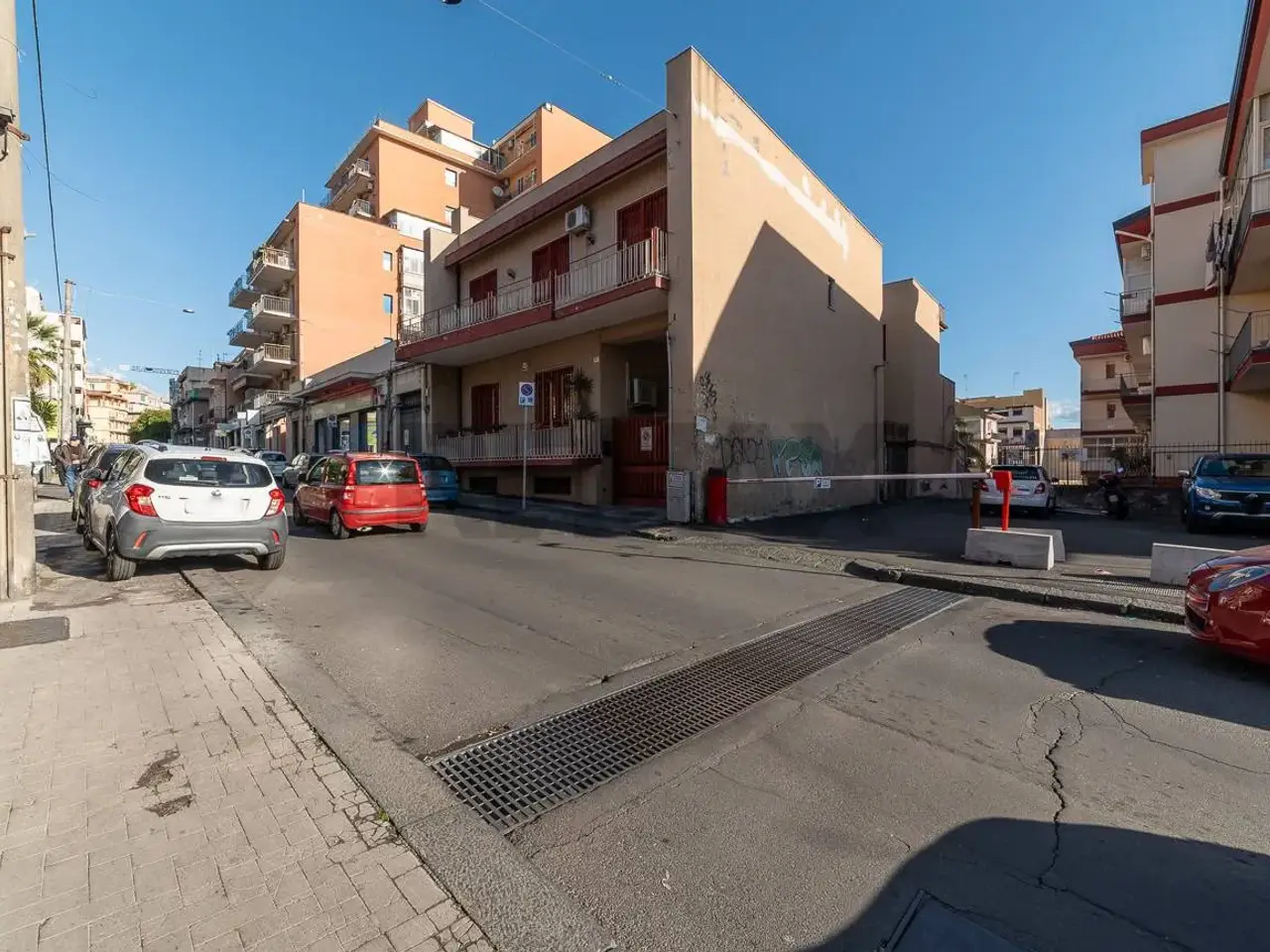 Negozio in Via del Bosco 298, Catania, {3} - Foto 1