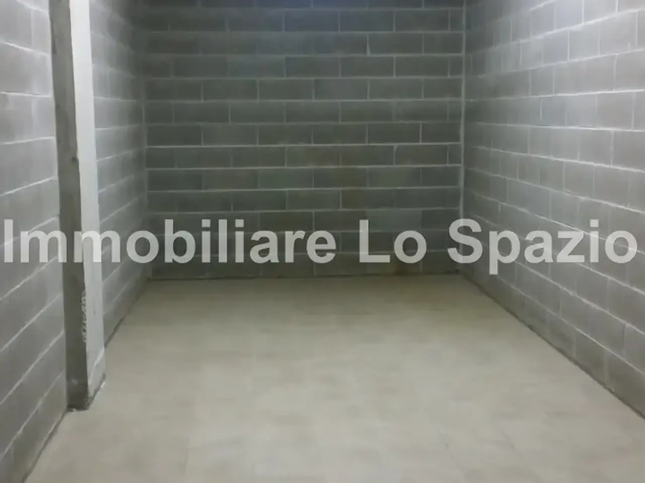Parcheggio chiuso in Via Marco Polo, Andora, {3} - Foto 2