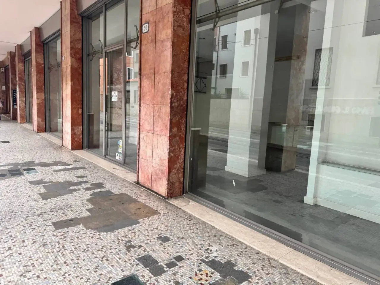 Locale commerciale in Via Altinate 3, Padova, Padova, {3} - Foto 1