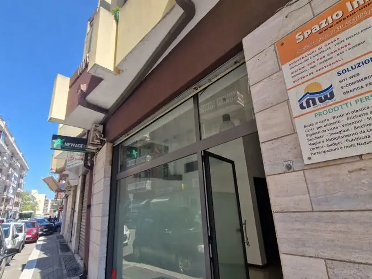 Negozio in Via Cappuccini 45, Brindisi, {3} - Foto 1