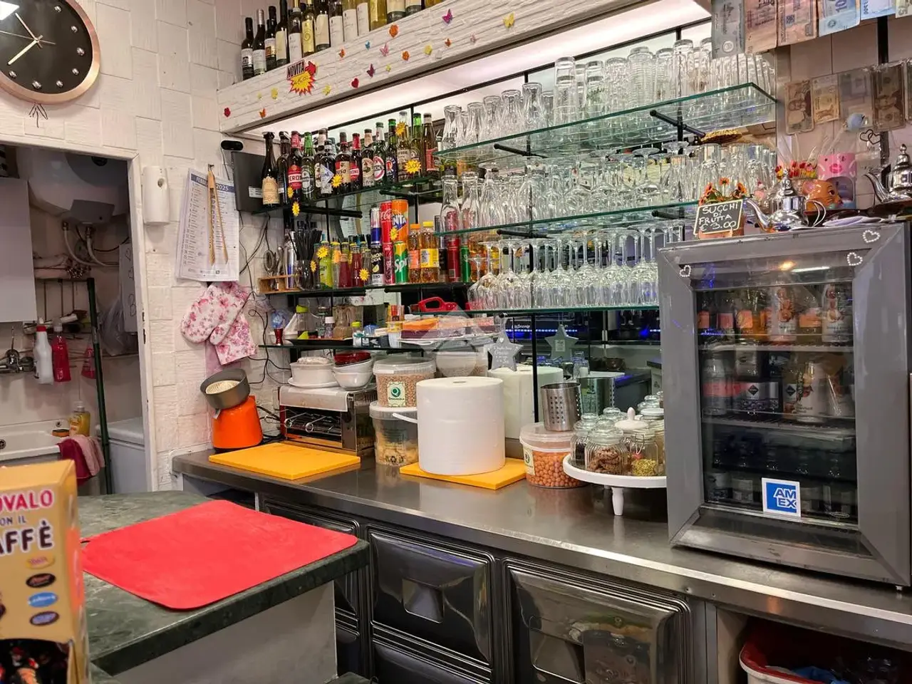 Negozio in Via San Donato 158, Bologna, {3} - Foto 2