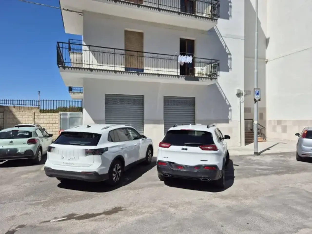 Negozio in Via Luigi De Gennaro, Trani, {3} - Foto 1