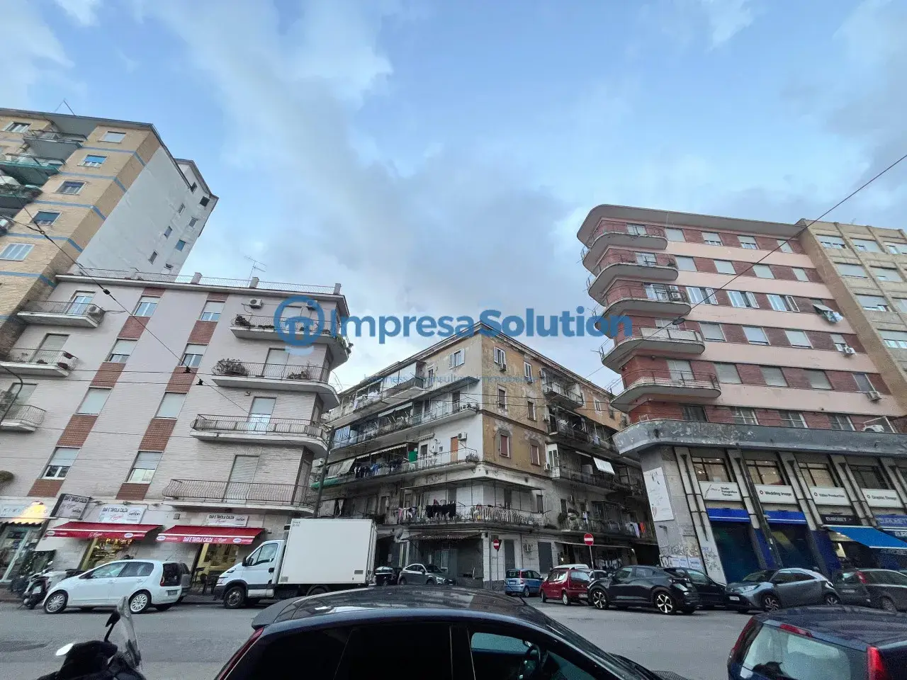 Negozio in Corso Arnaldo Lucci, Napoli, {3} - Foto 2