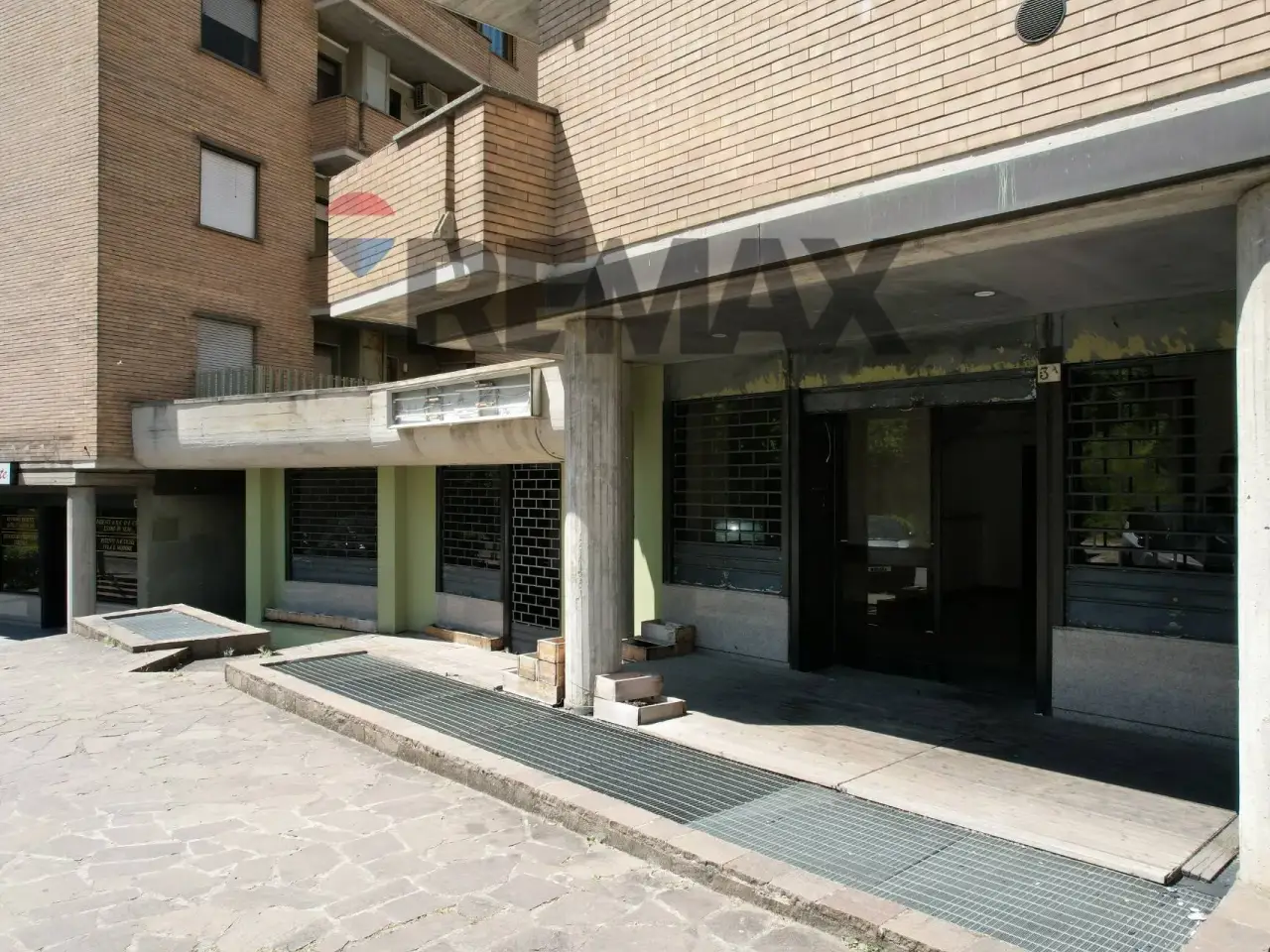 Negozio in Via Ruggero d'Andreotto 5, Perugia, {3} - Foto 1