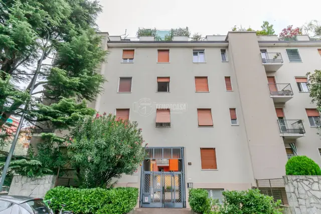 2-room flat in Via Legnone, Milano - Photo 1