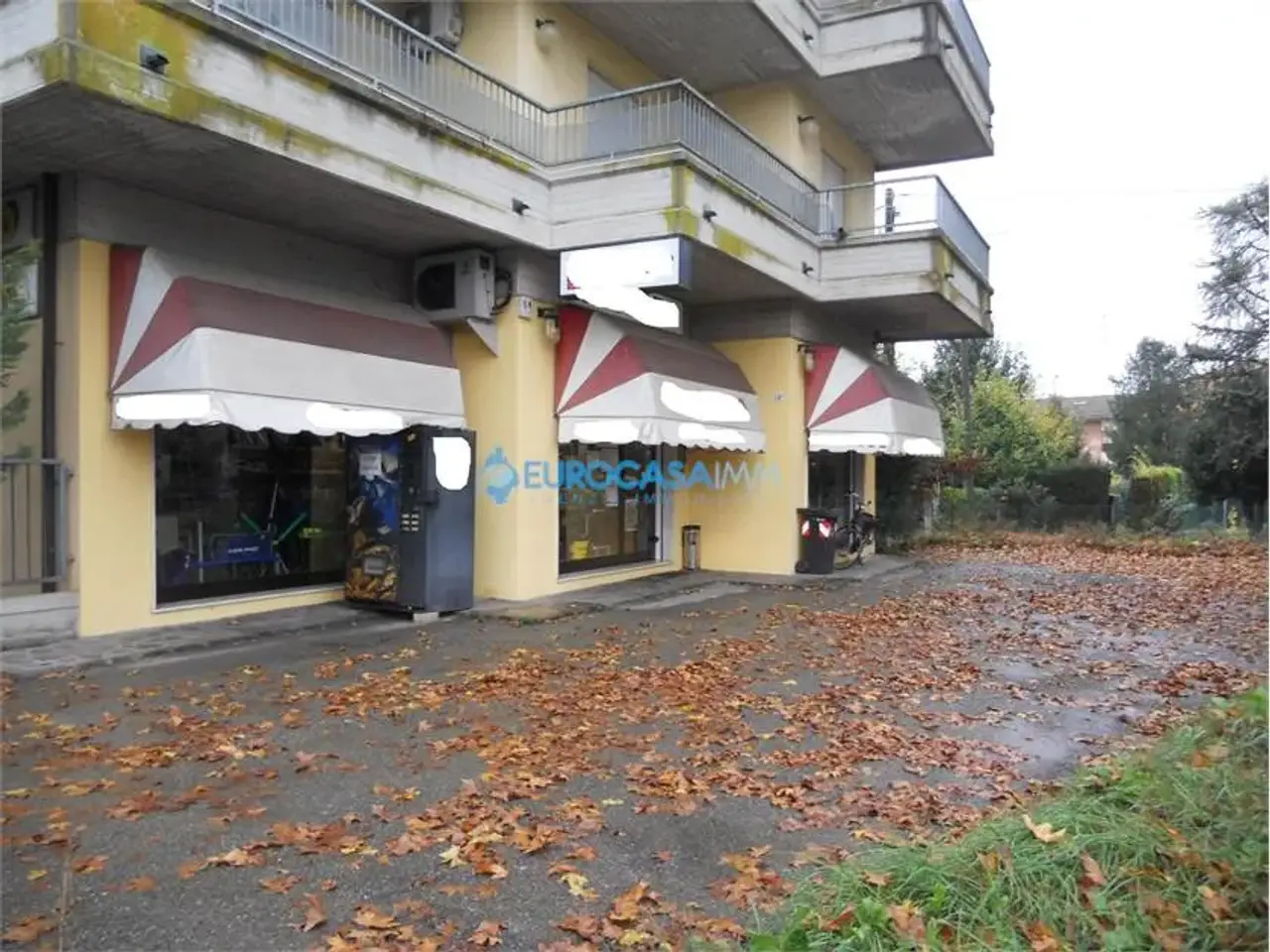 Negozio in Via Provinciale per Modena , Novi di Modena (Mo), Novi Di Modena, {3} - Foto 1