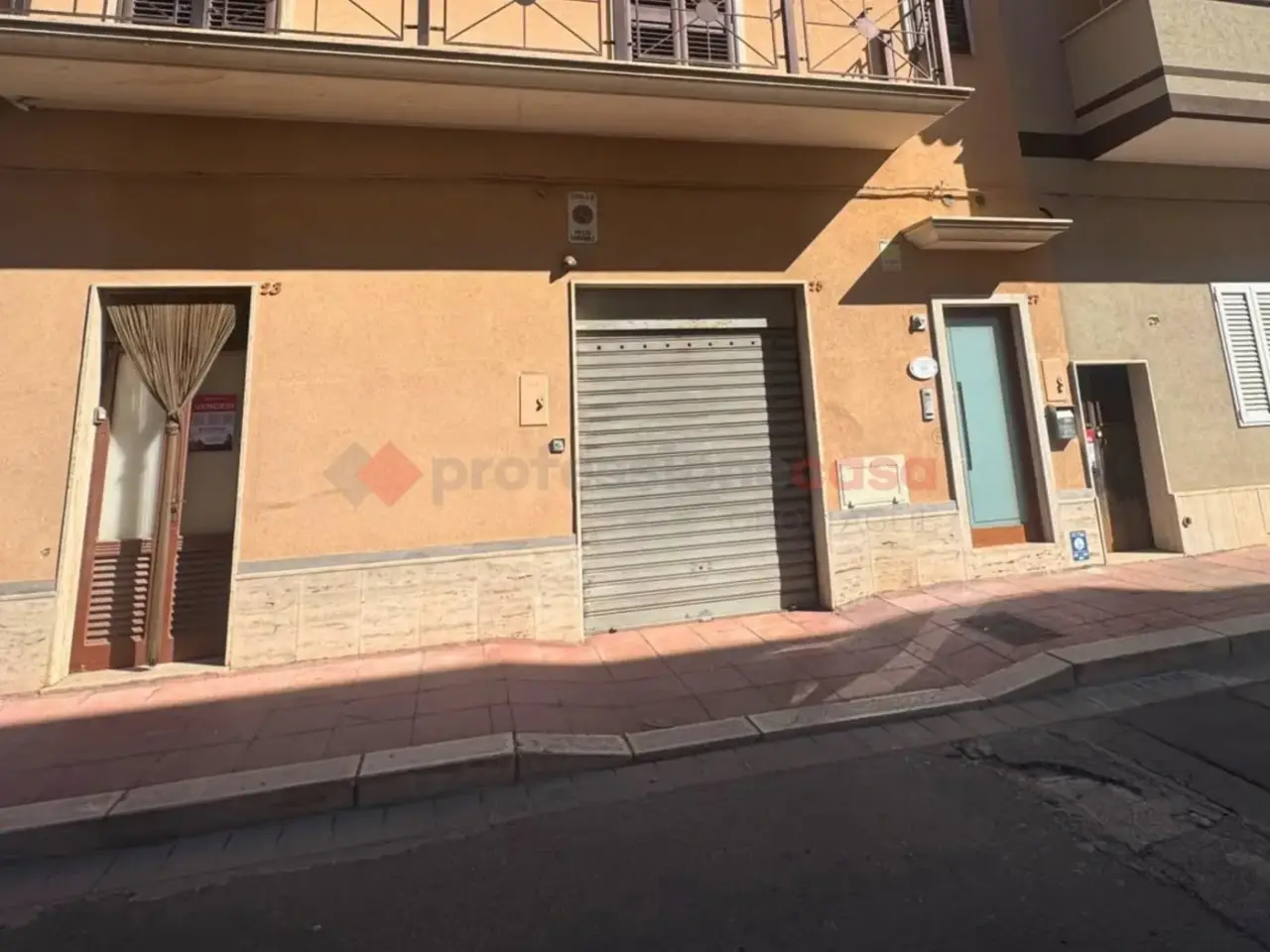 Magazzino in Via Otranto 23-29, Grottaglie, {3} - Foto 2