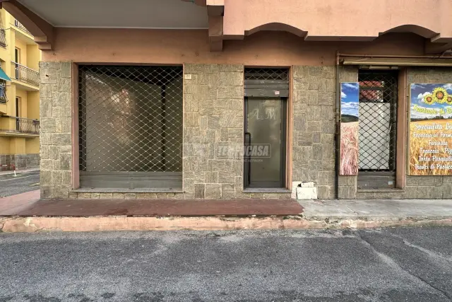 Geschäft in Via Ghirardi 67, Pietra Ligure - Foto 1