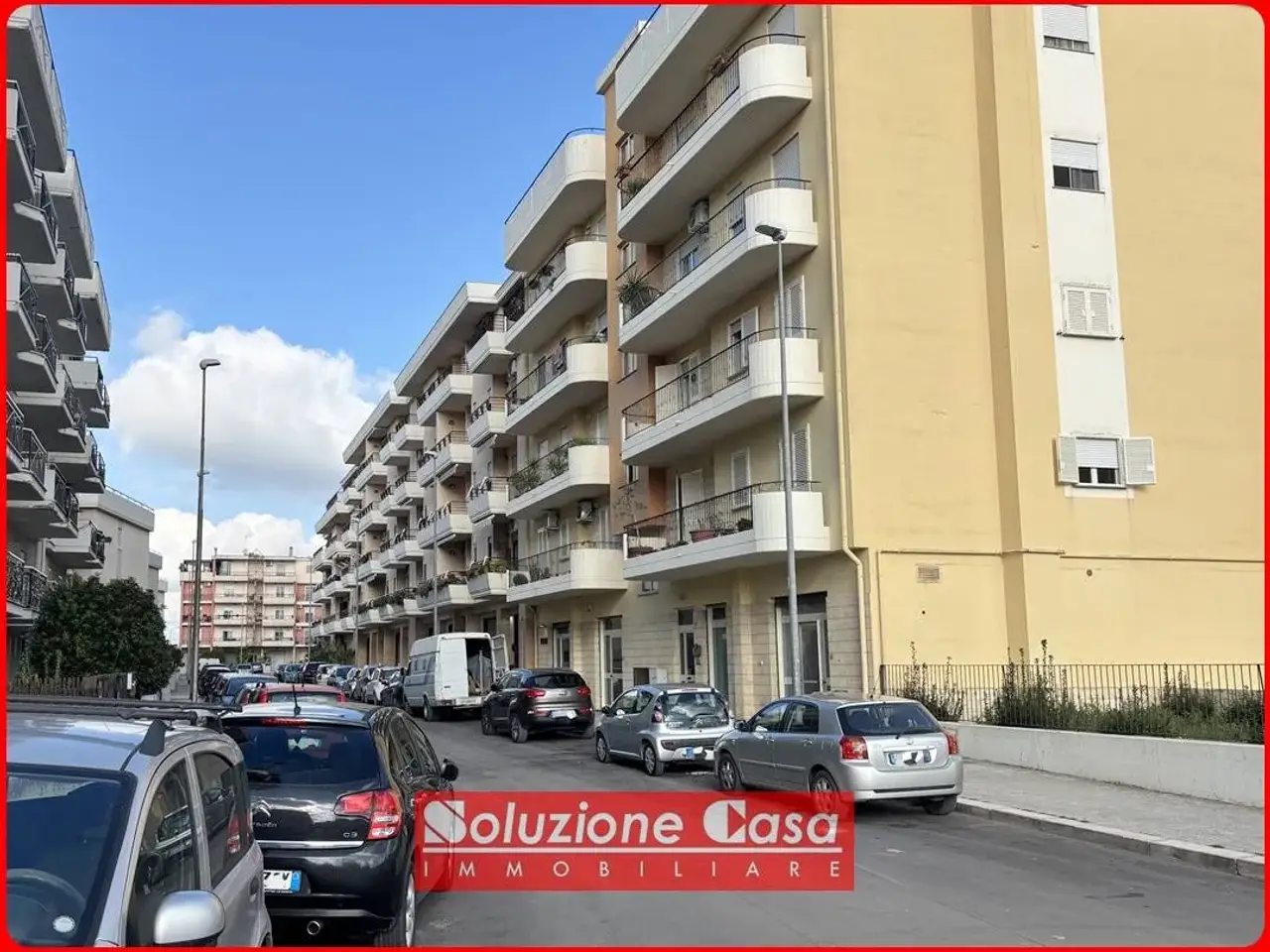 Negozio in Via Gen. del Vento, Canosa Di Puglia, {3} - Foto 1