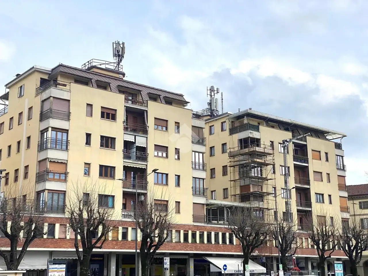 Ufficio in Piazza Garibaldi 34, Saluzzo, {3} - Foto 1