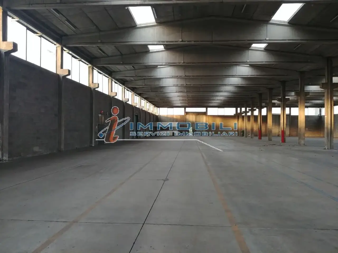 Capannone in Via Archimede, Settimo Milanese, {3} - Foto 1
