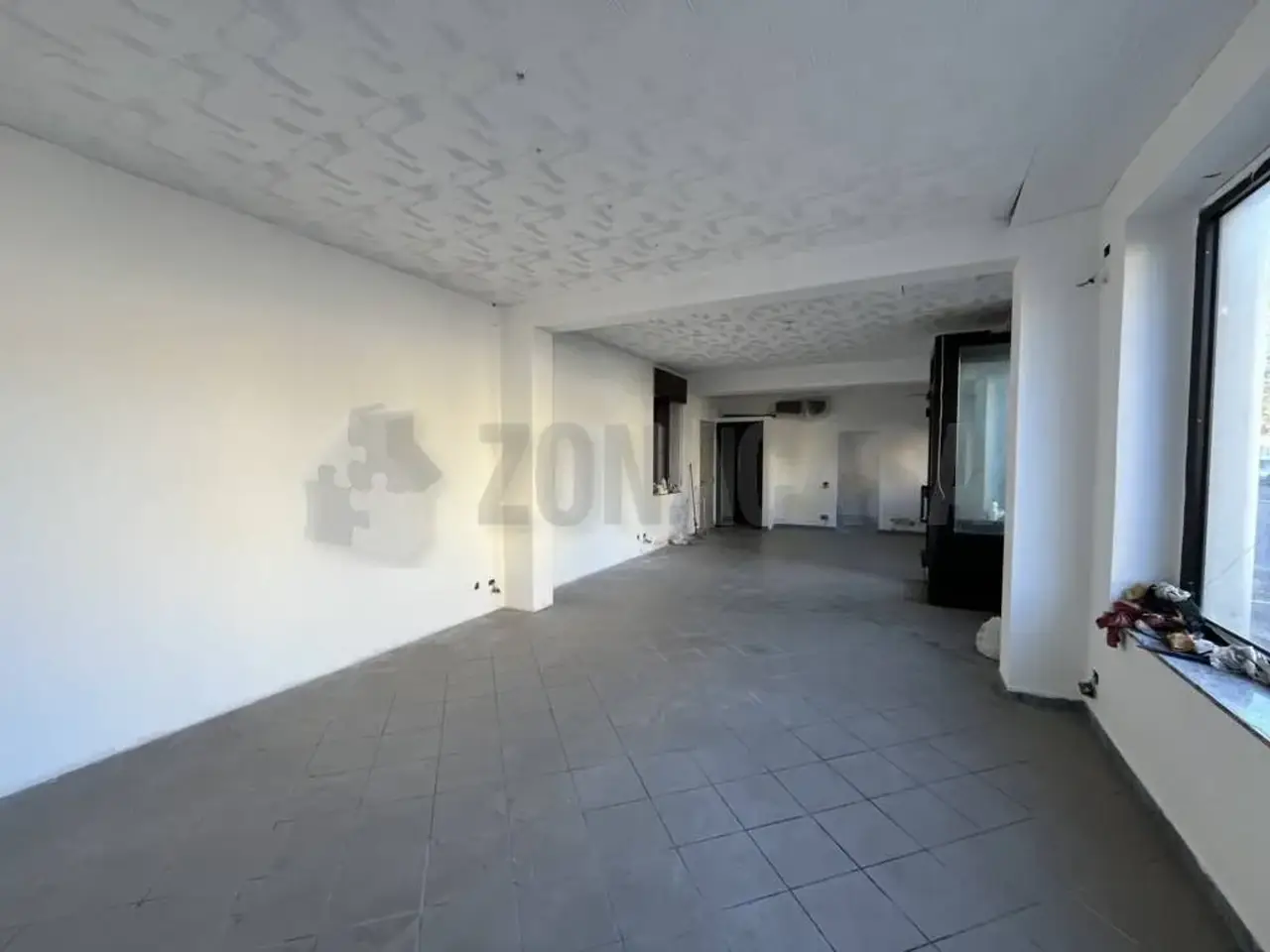 Negozio in Via Mauro Venegoni, Cassano Magnago, {3} - Foto 1