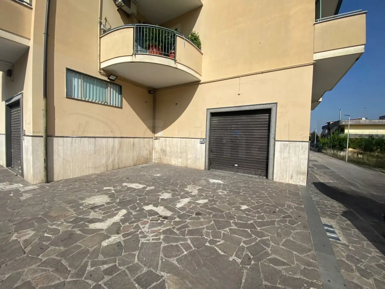 Palazzina commerciale in , Giugliano In Campania, {3} - Foto 2