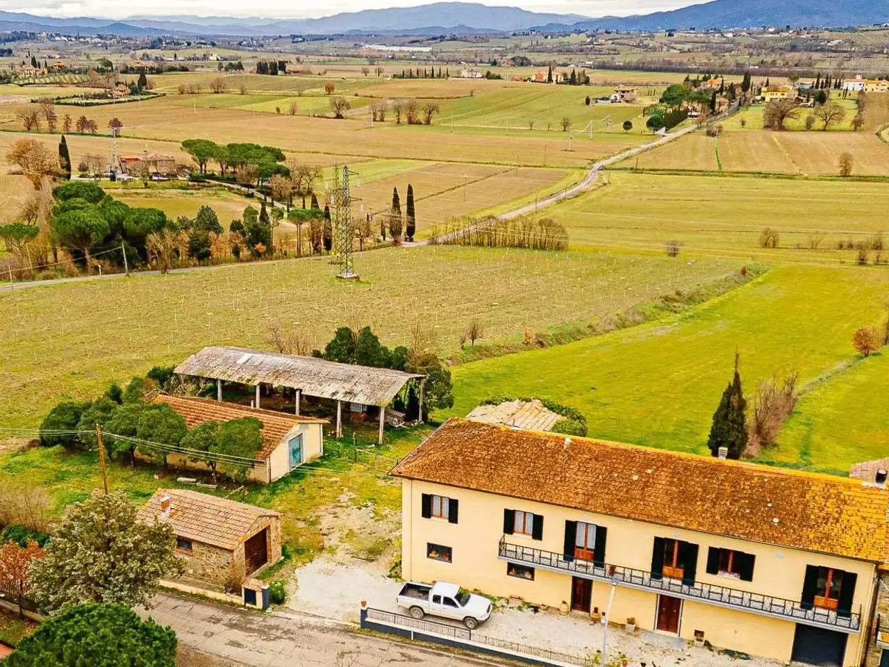 Locale commerciale in Via Colle, Lucignano, {3} - Foto 1