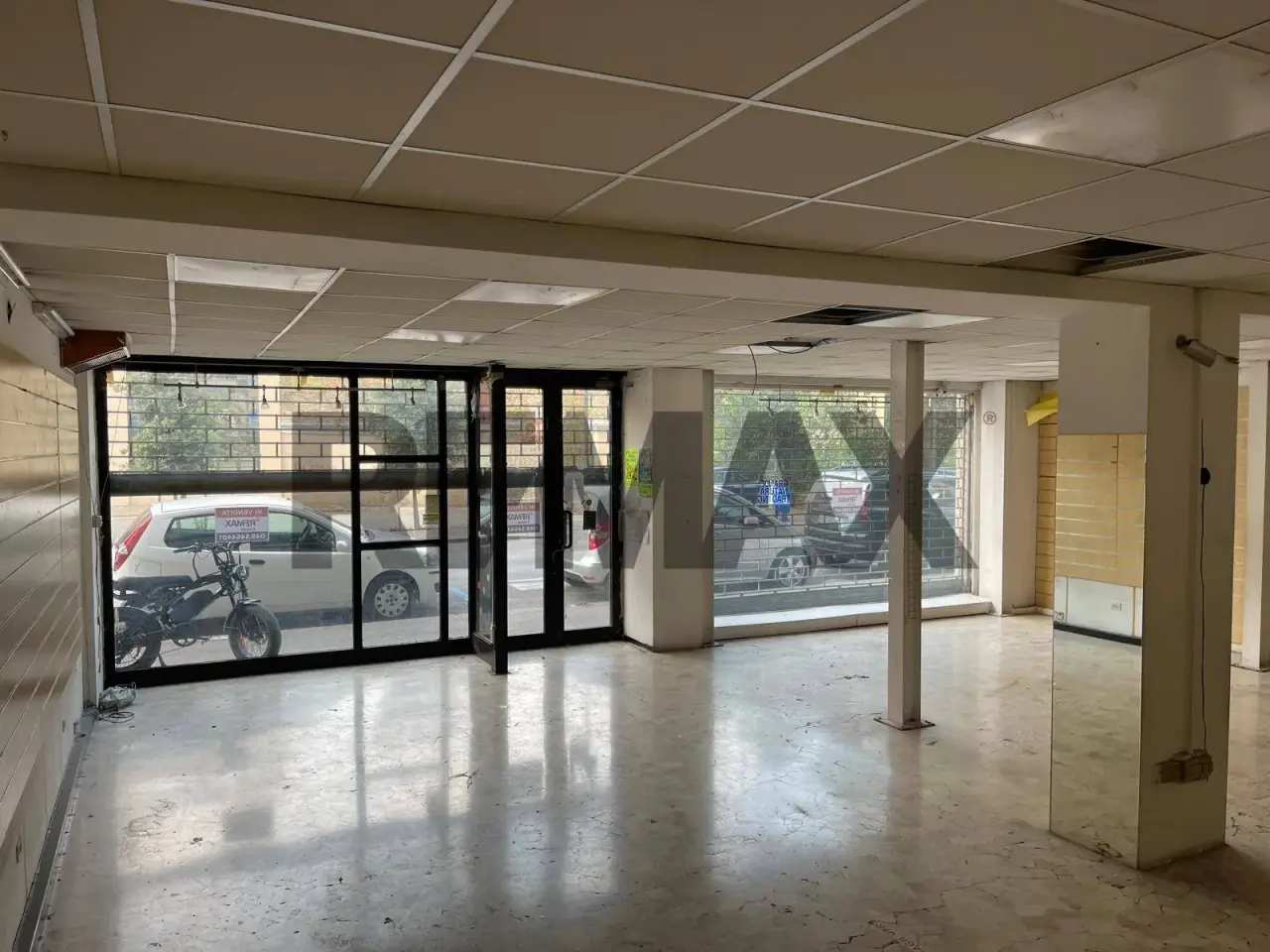 Negozio in Via Alcide De Gasperi 20, Treviso, {3} - Foto 1