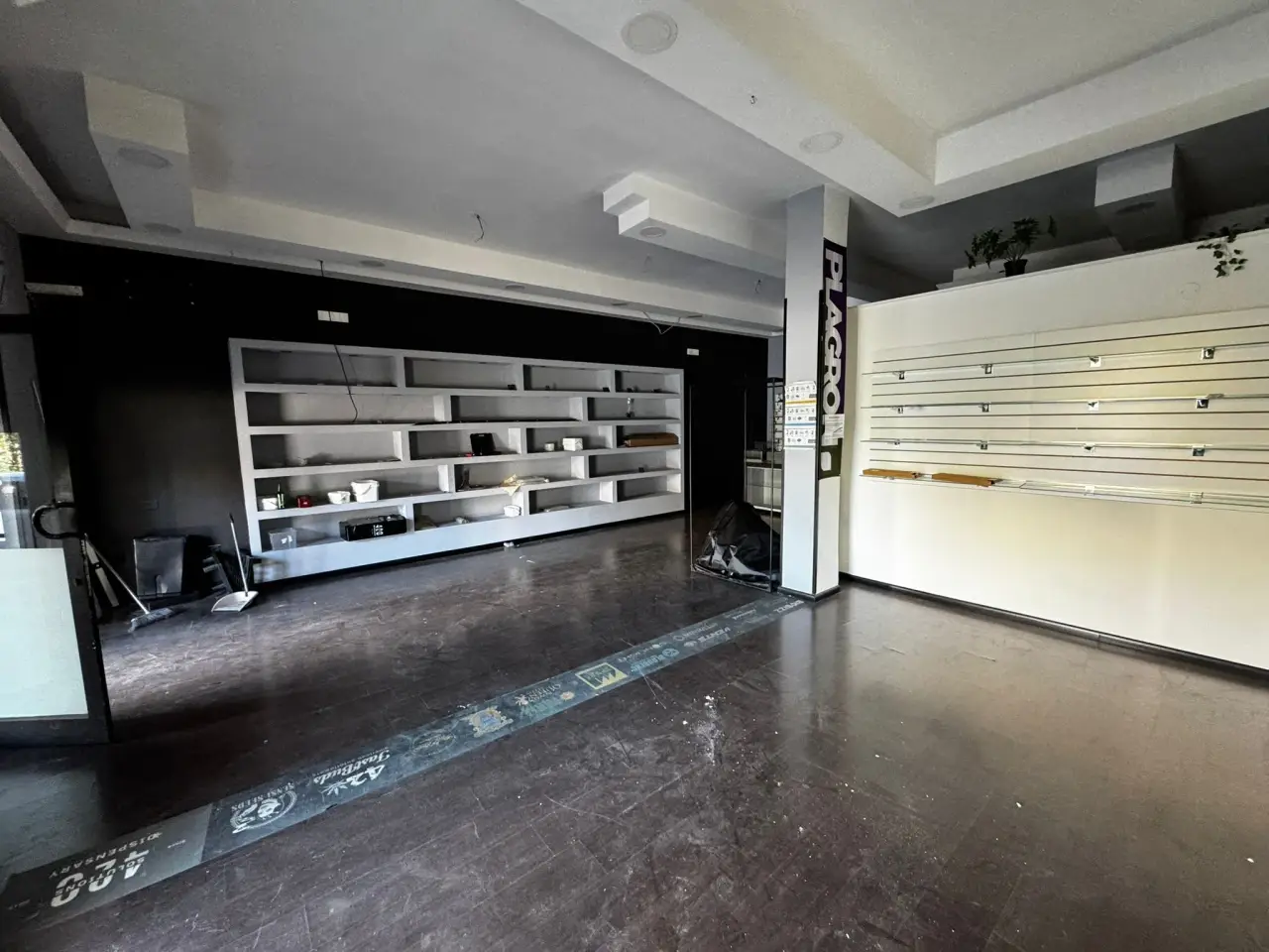 Negozio in Via Martiri d'Ungheria 381, Scafati, {3} - Foto 2