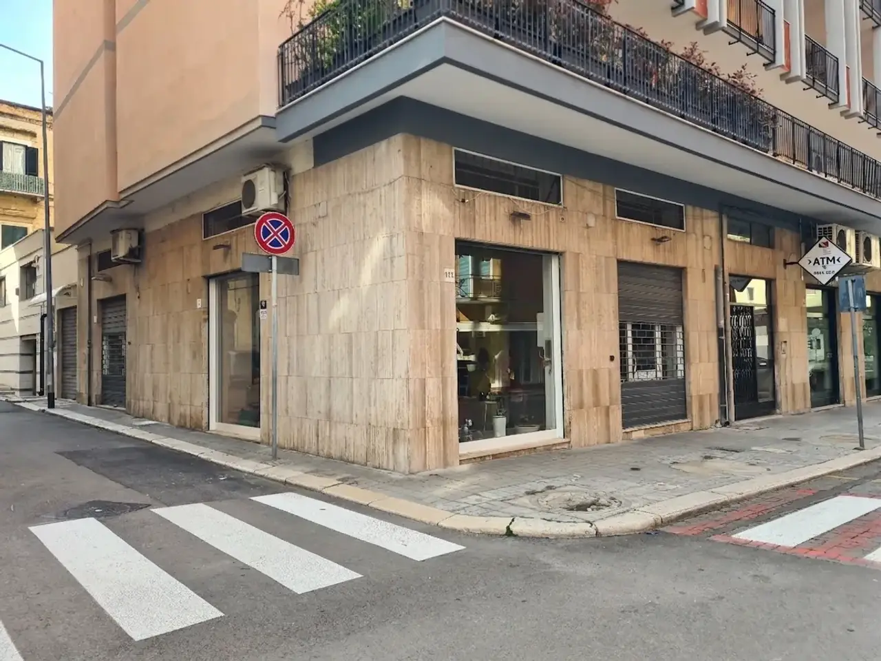 Esercizio commerciale in , Bisceglie, {3} - Foto 1
