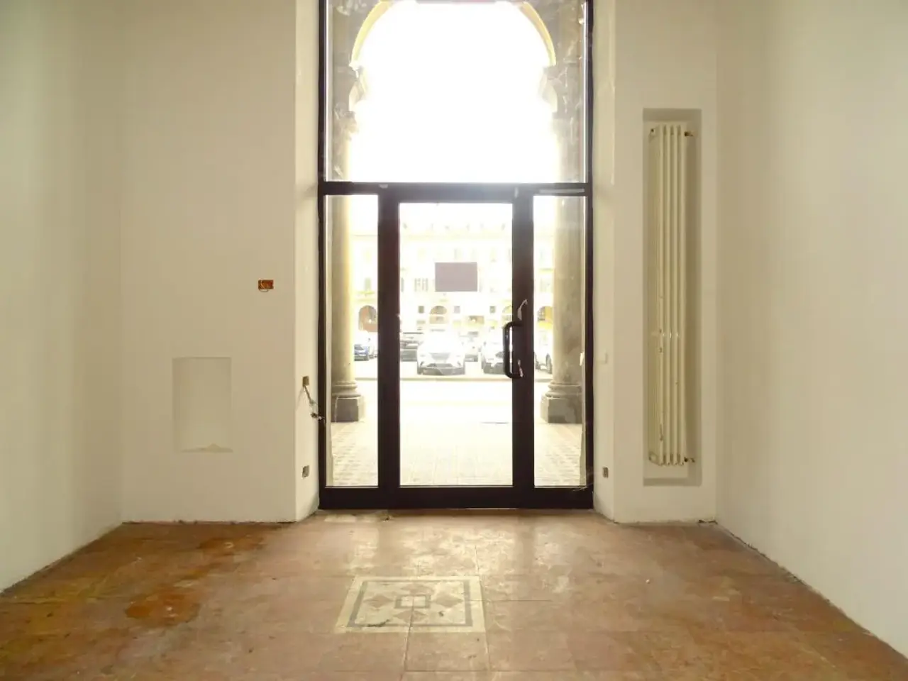 Negozio in Piazza Giuseppe Garibaldi 52, Alessandria, {3} - Foto 2