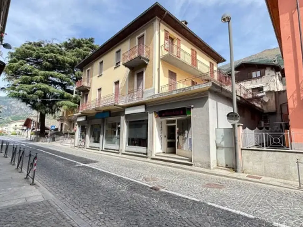 Negozio in Via Roma 56, Saint Vincent, {3} - Foto 2