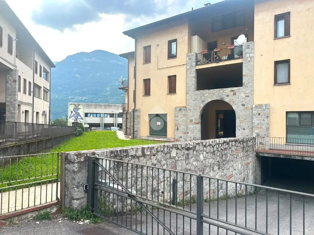 Negozio in Via a. Manzoni 18, Esine, {3} - Foto 2