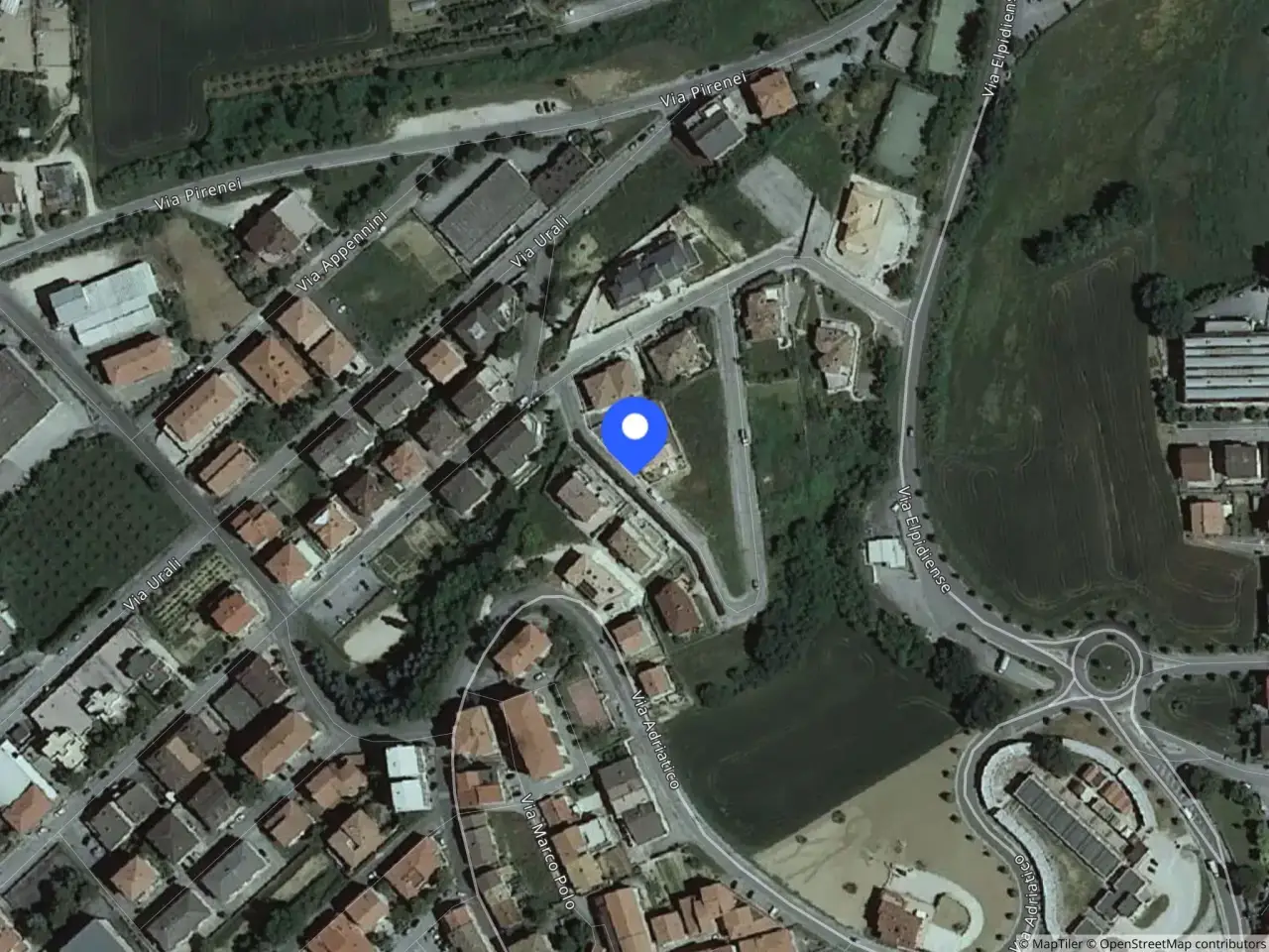 Autorimessa in Via Monte Vettore, 63813 Monte Urano Fm, Italia 63813, Monte Urano, {3} - Foto 2
