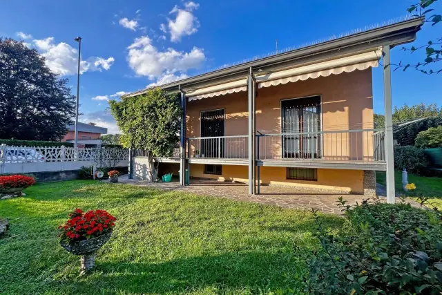 Mansion in Via della Libertà, Cassano d'Adda - Photo 1