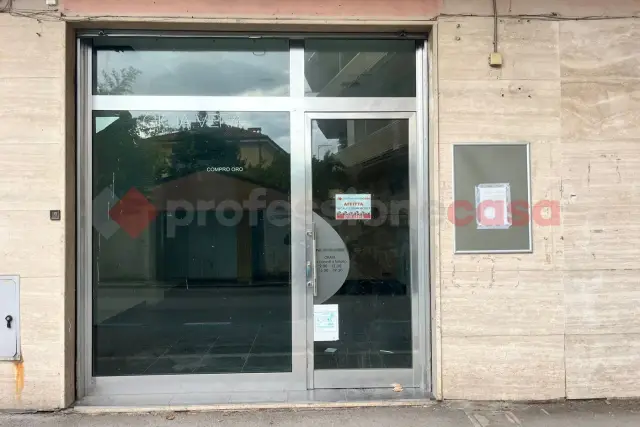 Negozio in Via Arigni 118, Cassino - Foto 1