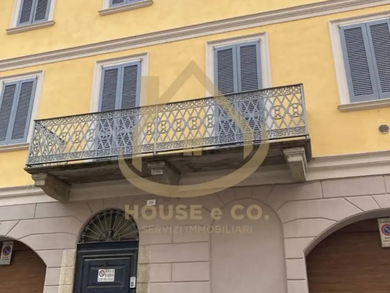 Palazzina commerciale in Vigevano Centro Storico, Vigevano, {3} - Foto 1
