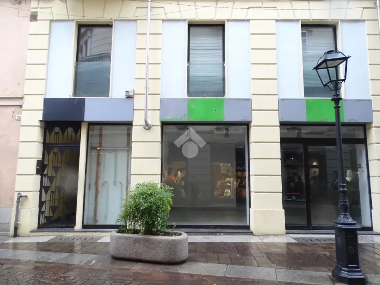 Negozio in Via Giovanni Migliara 35, Alessandria, {3} - Foto 1