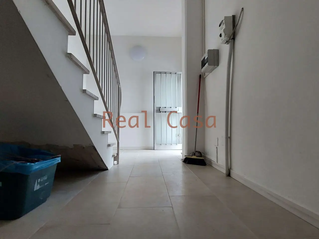 Palazzina commerciale in Viale Caduti sul Lavoro , Modena, {3} - Foto 1