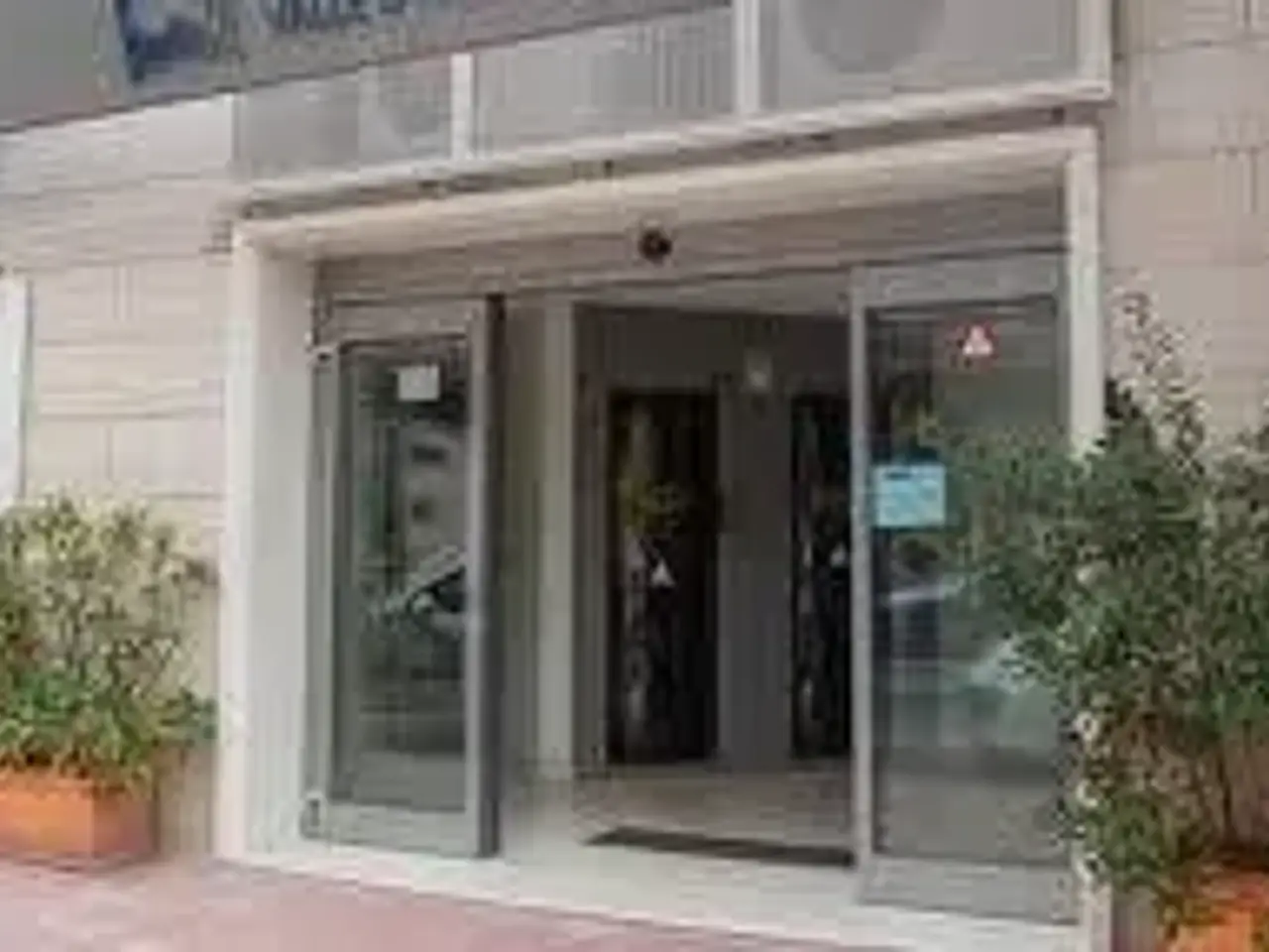 Locale commerciale in , Latina, {3} - Foto 1